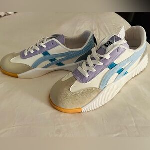 DeFlorance Vintage Sneakers